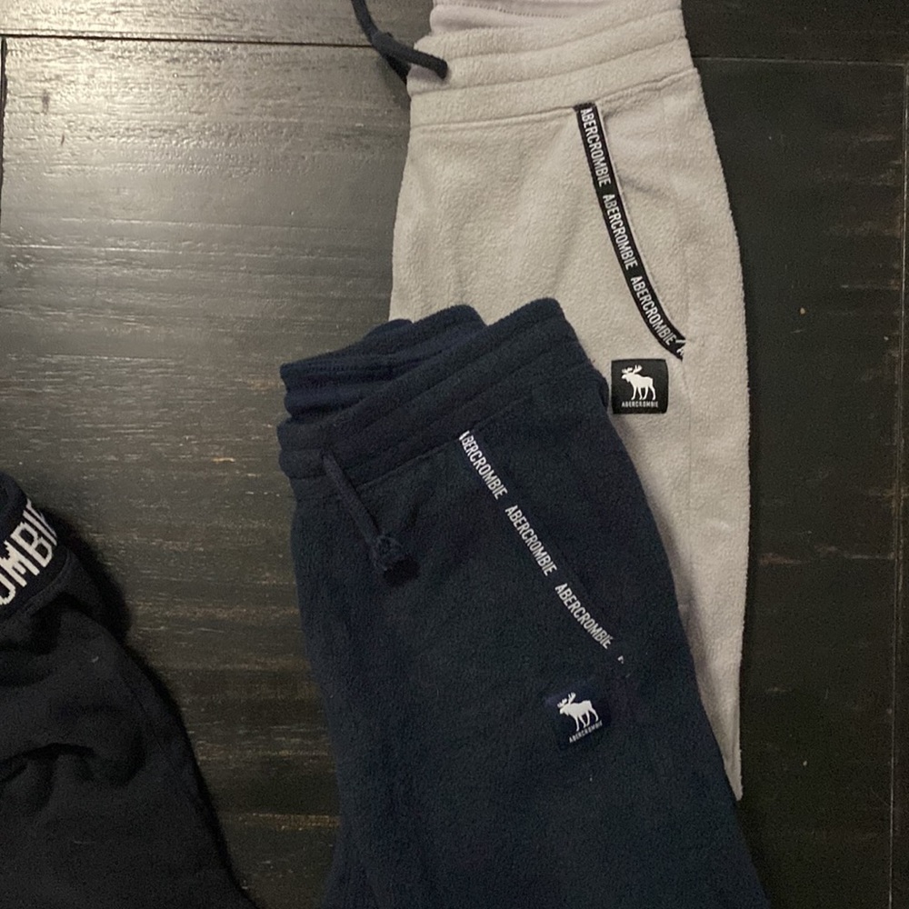 Abercrombie Kids, Boys essential icon joggers. Gently Used Condition. Set of 2!
